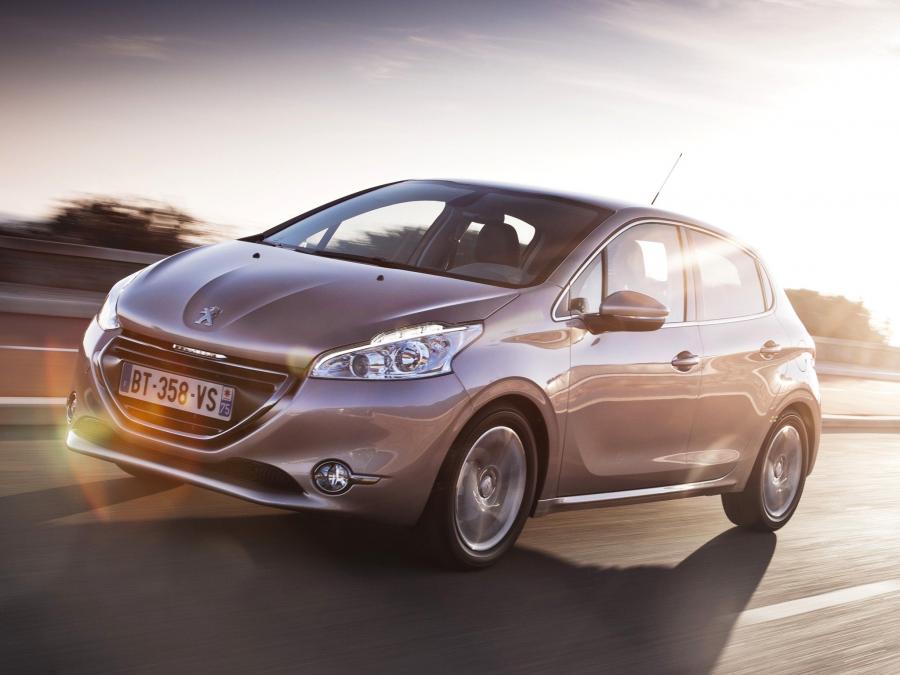  Peugeot 208 5-Door 2012 года  (фото 73 из 73)